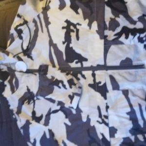 Hount Raincoat Windbreaker with portable bag